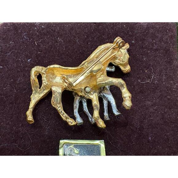 Vintage Gold & Silver Tone Horse & Baby Foal Brooch Pin 1.5” Wilmarth - Picture 4 of 5